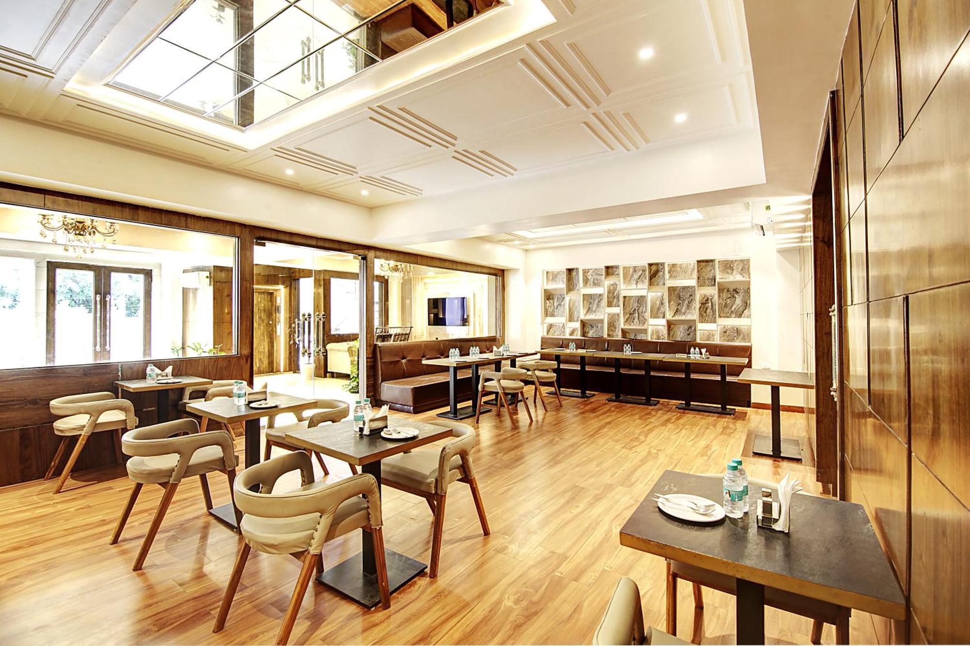 Marks Hotel & Banquet Noida Exteriér fotografie